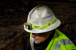 ISHL-LED ไฟLED ไฟฉายติดหมวก แอลอีดี ไฟฉาย ไฟติดหมวก 